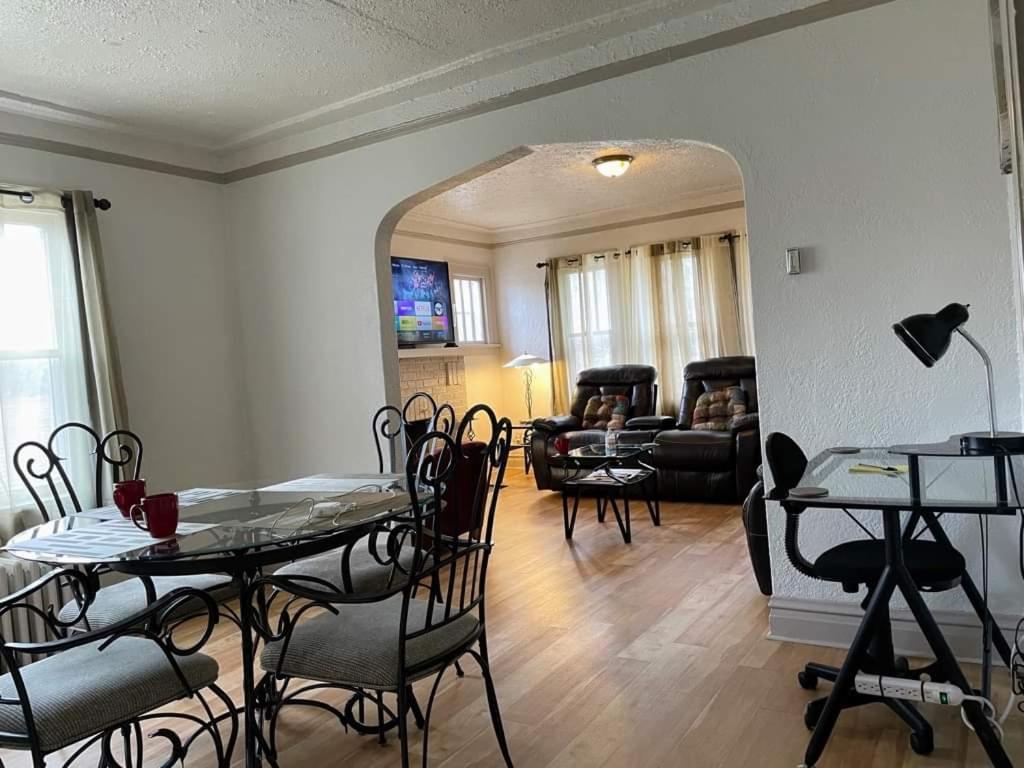 2 Bedroom Apt Near Great Lakes Naval Base And 6 Flags Waukegan Exterior foto